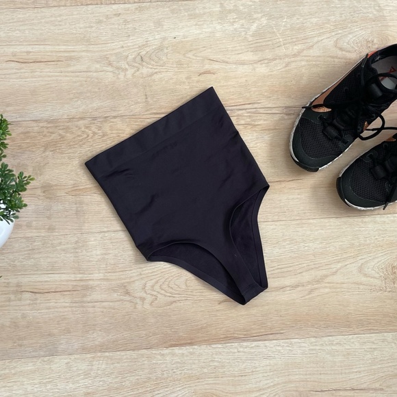 Skims Core Sculpt Bonded High-Waisted Thong Shapewear – Onyx – Size S - Picture 4 of 5